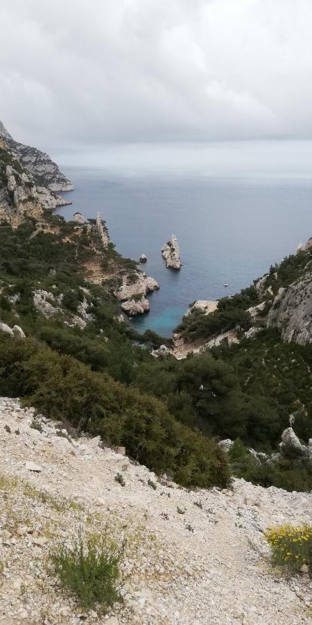 L'Escale D'Aubagne Votre Refuge Chaleureux Pour Un Sejour Relaxant Villa Exterior photo